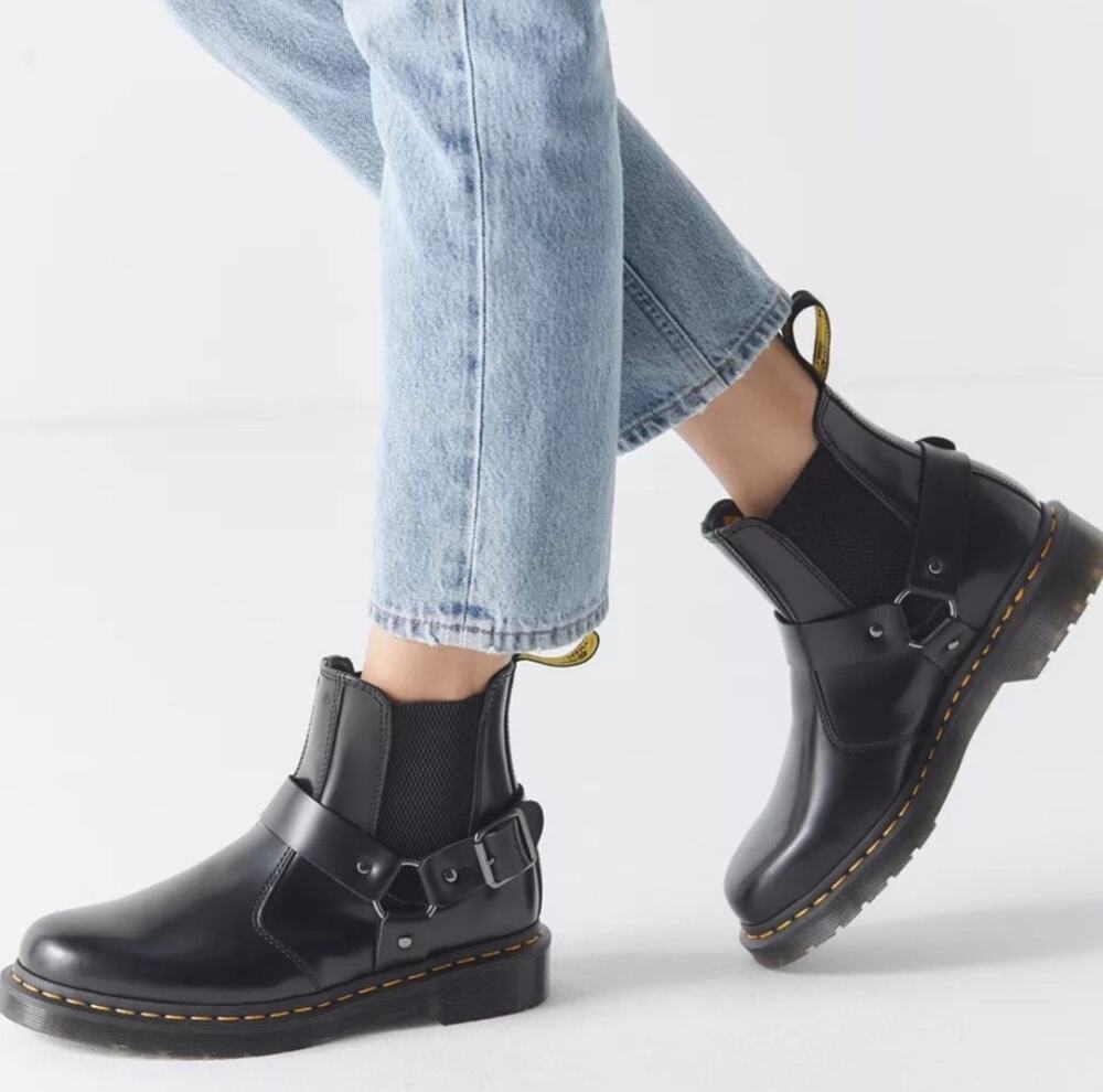 Dr. Martens Wincox Women’s Slip-On Black Leather Boots SZ 7 Biker Retail $180
